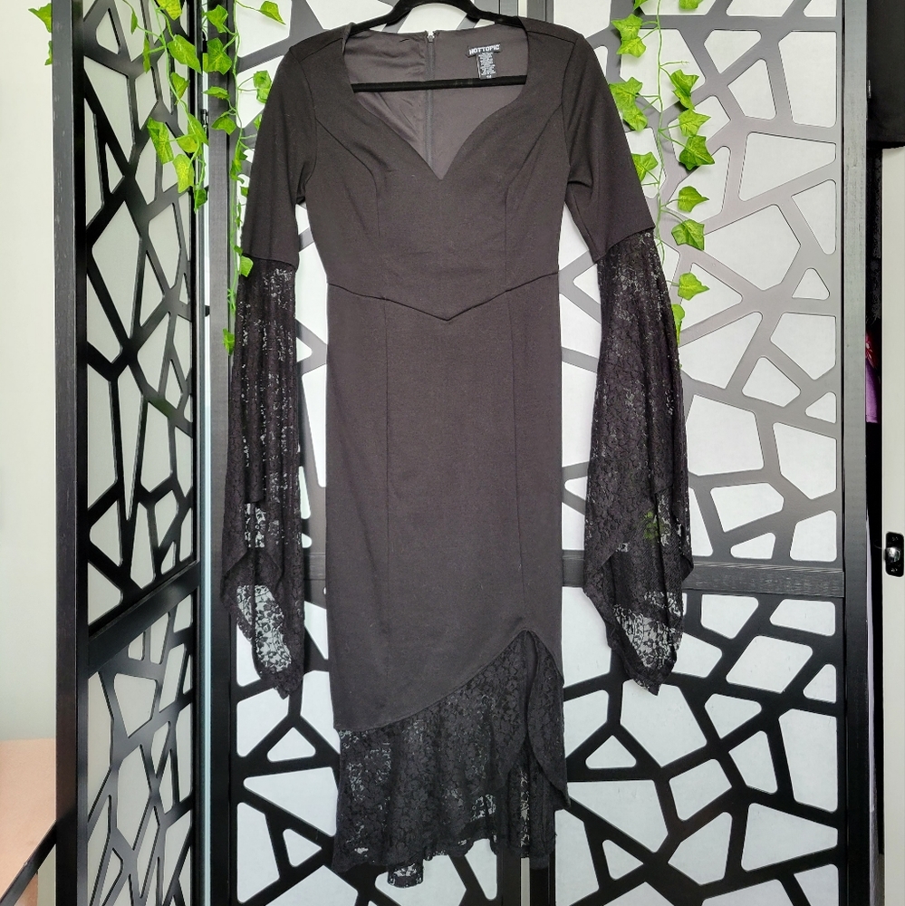 Hot Topic Elvira Dress